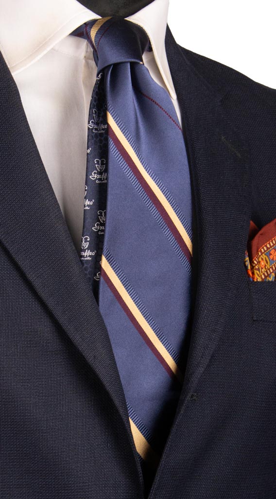 Cravatta Regimental di Seta Blu Avio con Righe Borgogna Beige 6880 Made in Italy Graffeo Cravatte