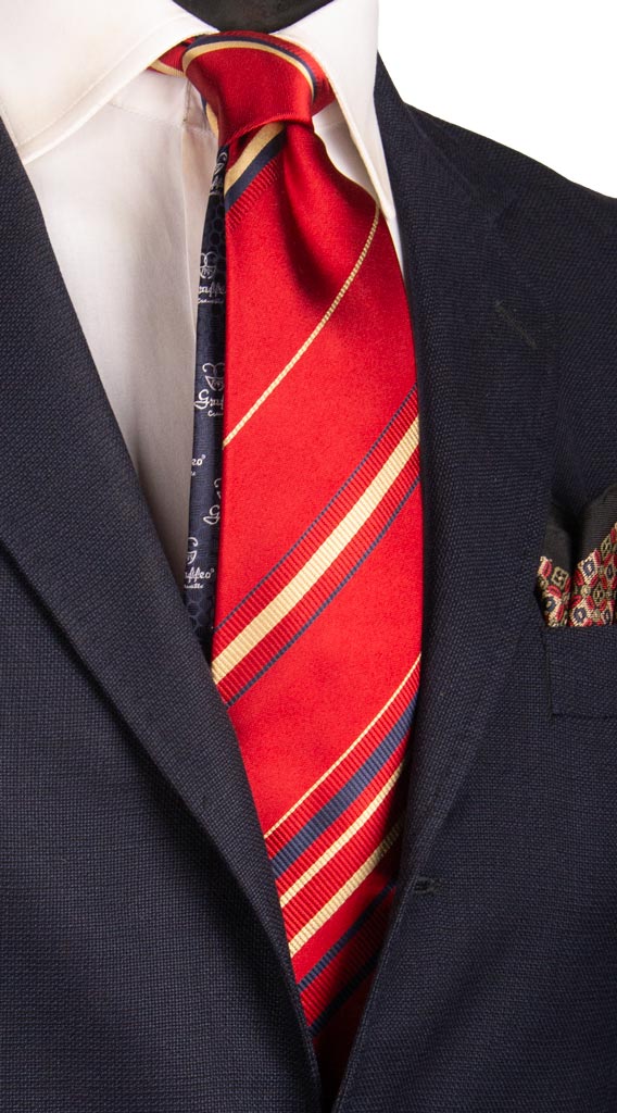 Cravatta Regimental di Seta Rossa con Righe Blu Beige 6872 Made in Italy Graffeo Cravatte