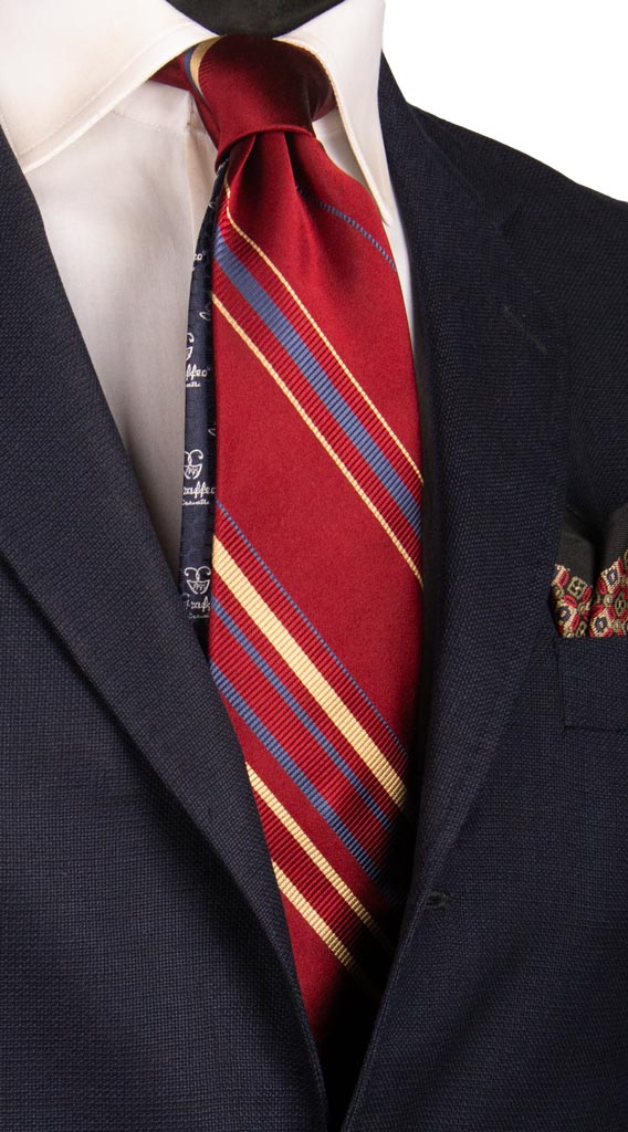 Cravatta Regimental di Seta Rosso Bordeaux con Righe Blu Avio Beige 6871 Made in Italy Graffeo Cravatte
