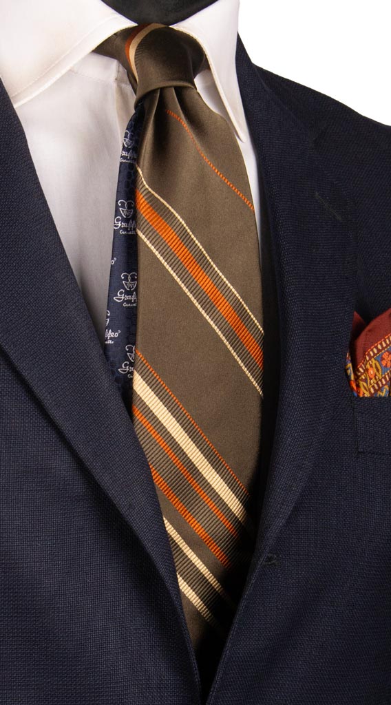 Cravatta Regimental di Seta Verde Oliva con Righe Color Ruggine Beige 6881 Made in italy Graffeo Cravatte