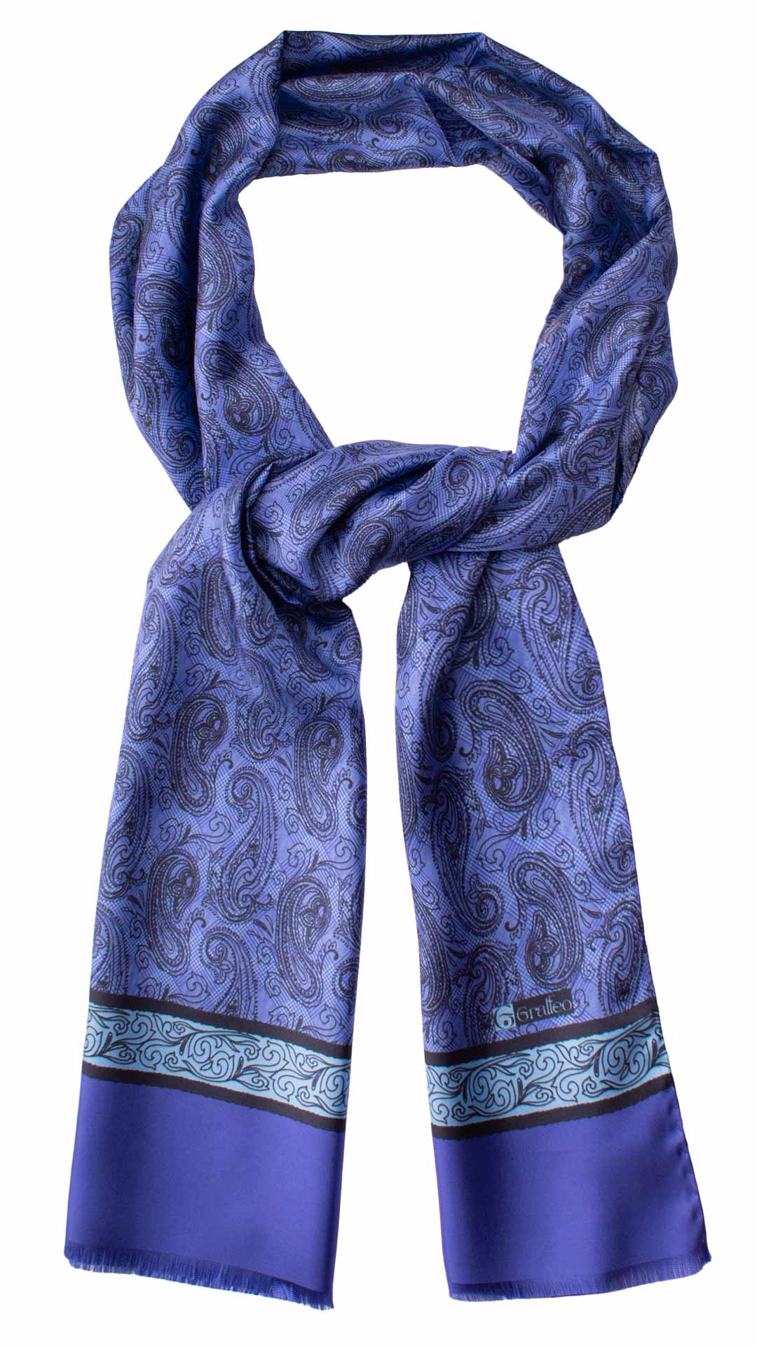 Sciarpa-ad-una-Foglia-di-Seta-Principe-di-Galles-Bluette-Paisley-Blu-Celeste-SF60
Anello